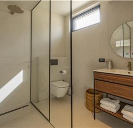Selection of 5 bedroom seafront villas with pool on Ciovo near Trogir, sleeps 10